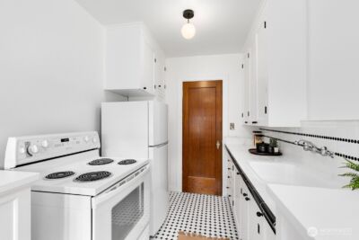 220 W Olympic Place #106, Seattle, WA 98119 - Photo 9