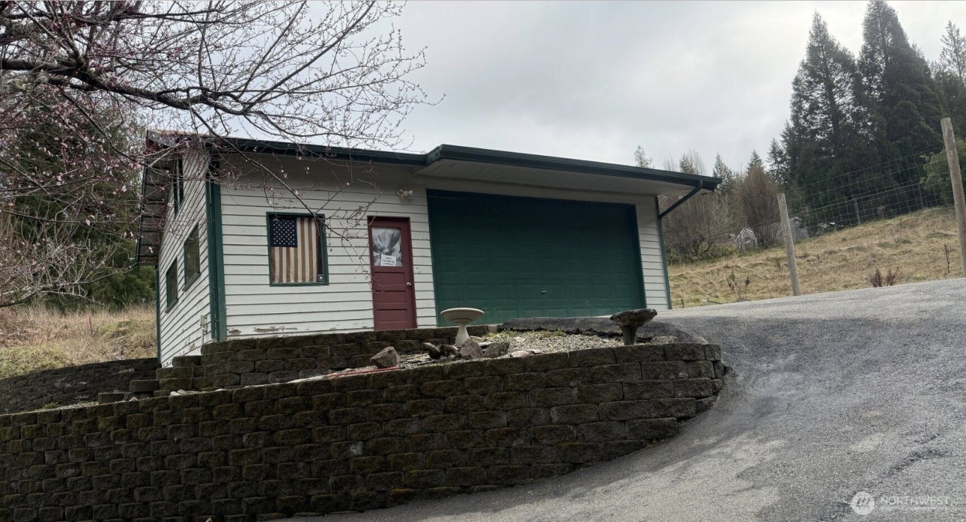 18220 E State Route 106 , Belfair, WA 98528