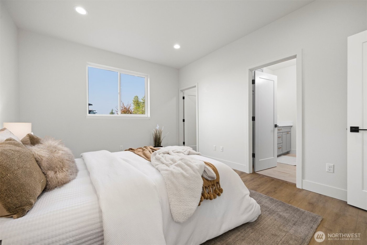 225 N 54th Place , Mount Vernon, WA 98273