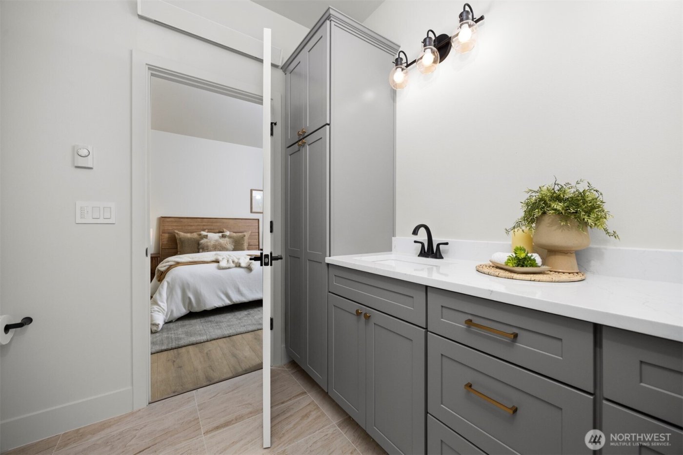 225 N 54th Place , Mount Vernon, WA 98273