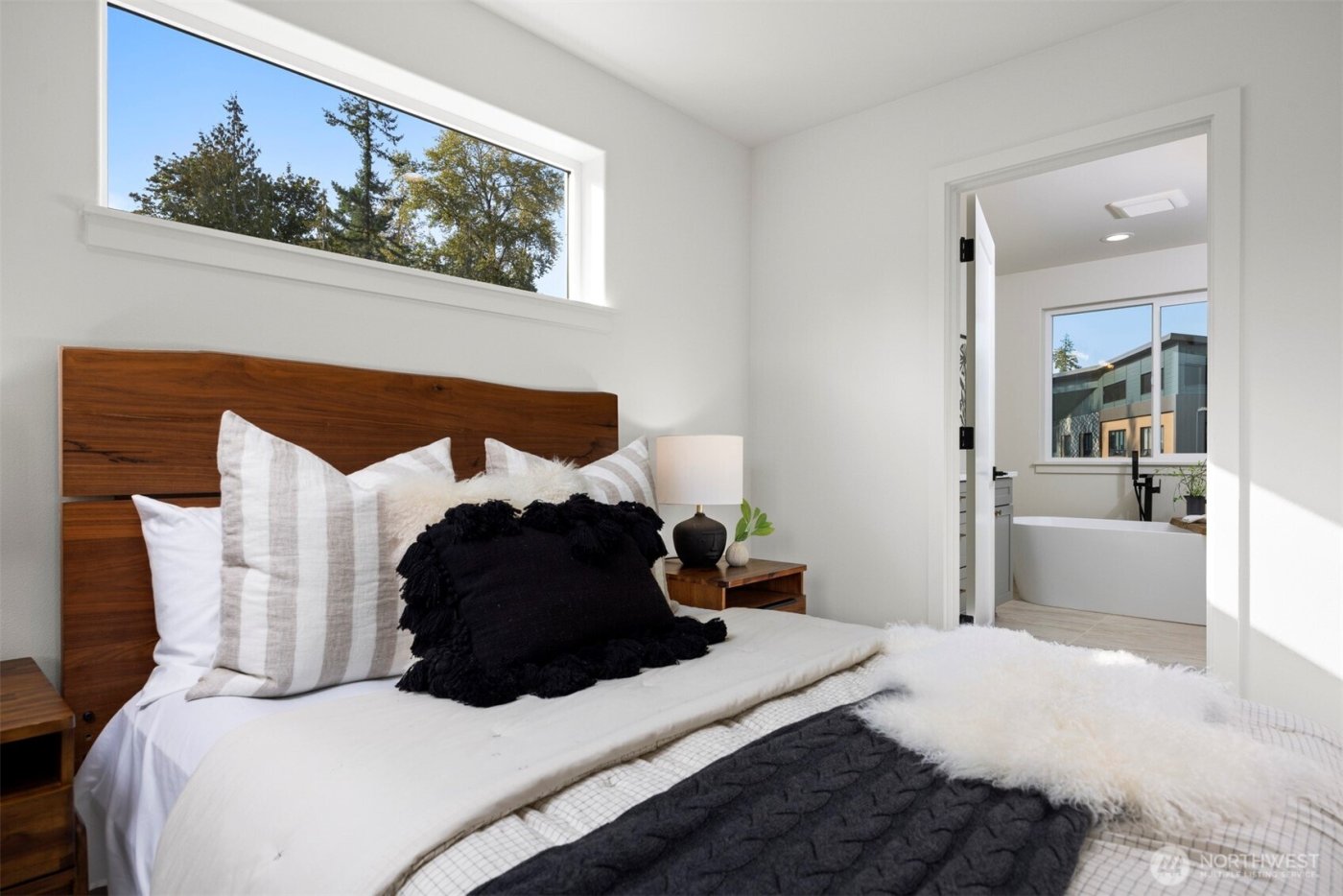 225 N 54th Place , Mount Vernon, WA 98273