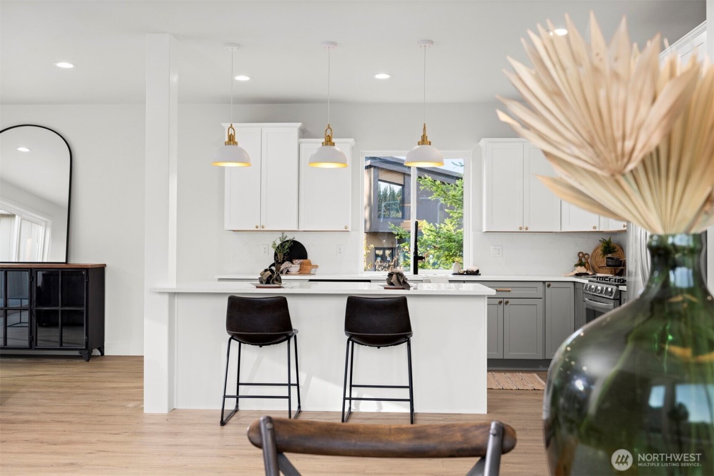 225 N 54th Place , Mount Vernon, WA 98273