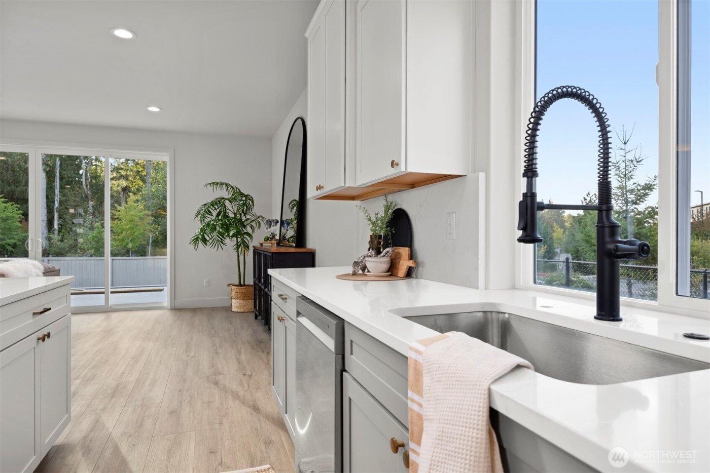 225 N 54th Place , Mount Vernon, WA 98273