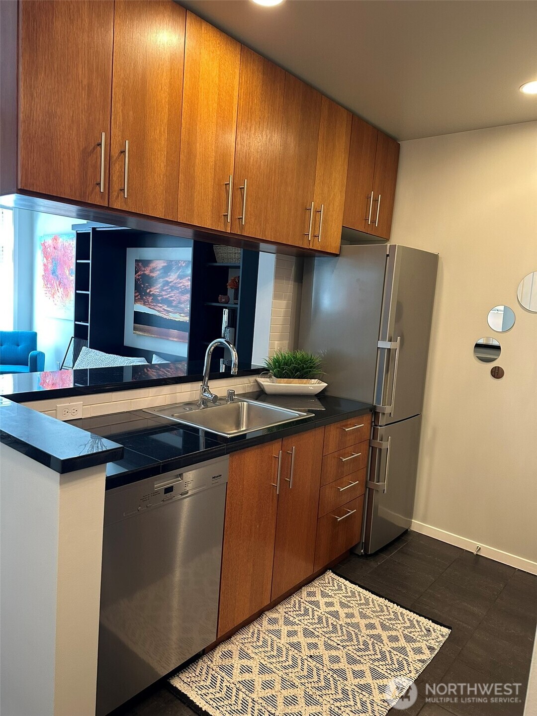 2721 1st Avenue #103, Seattle, WA 98121