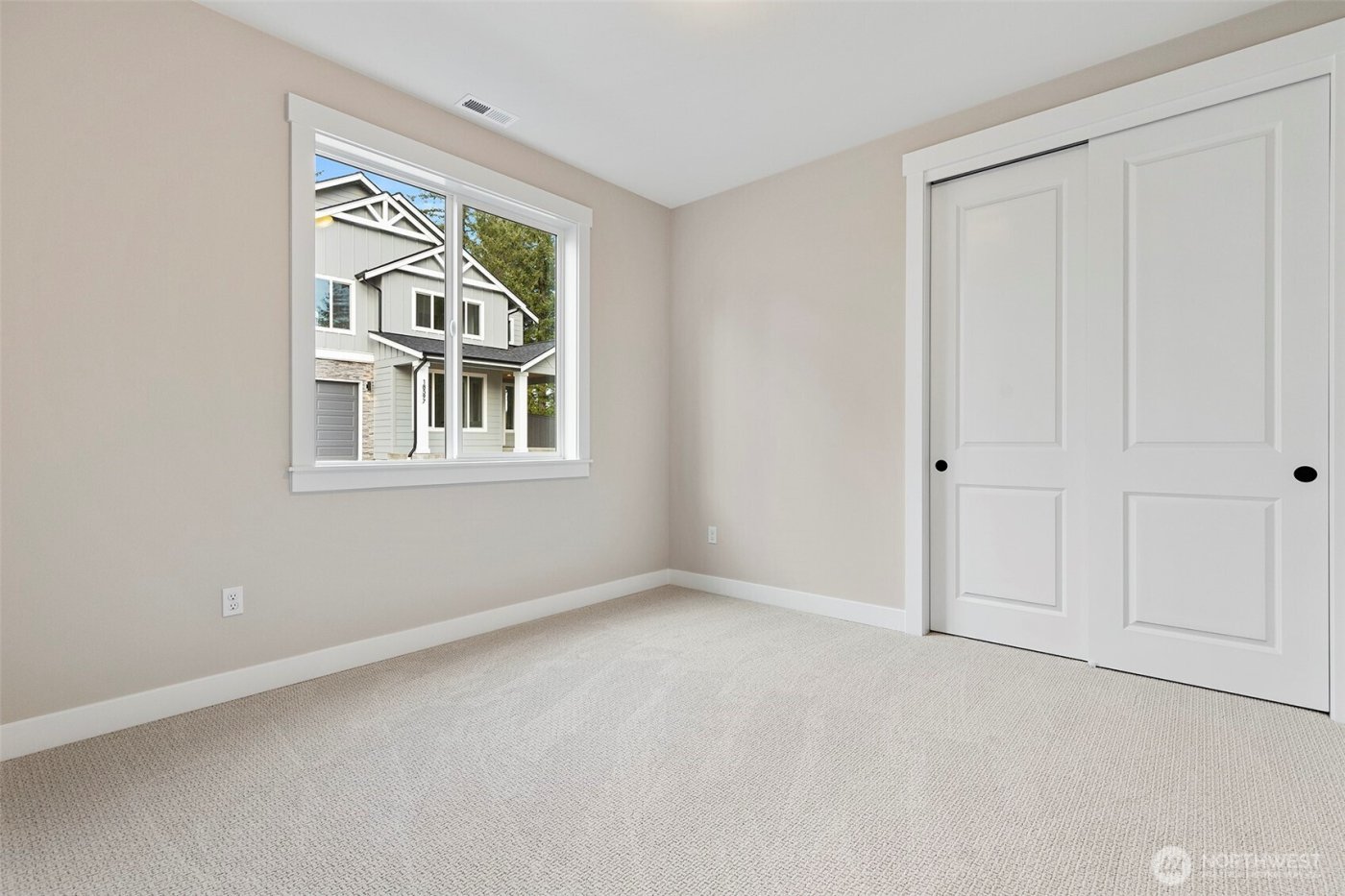 1529 Lockridge Loop E, Enumclaw, WA 98022