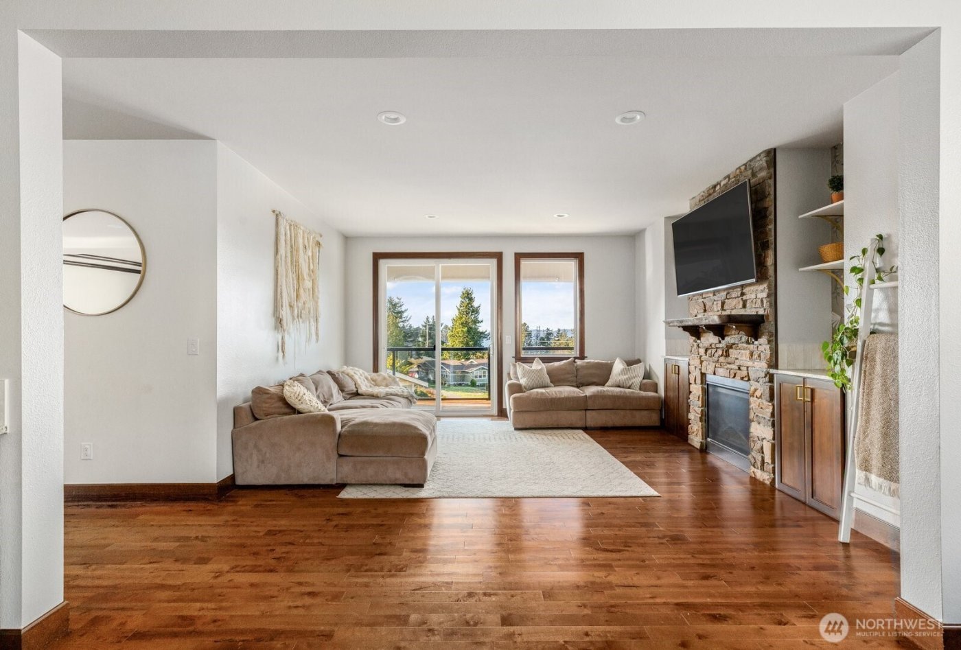 1403 Dakota Avenue , Anacortes, WA 98221