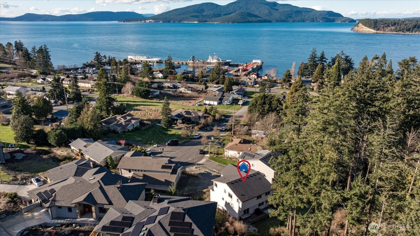 1403 Dakota Avenue , Anacortes, WA 98221