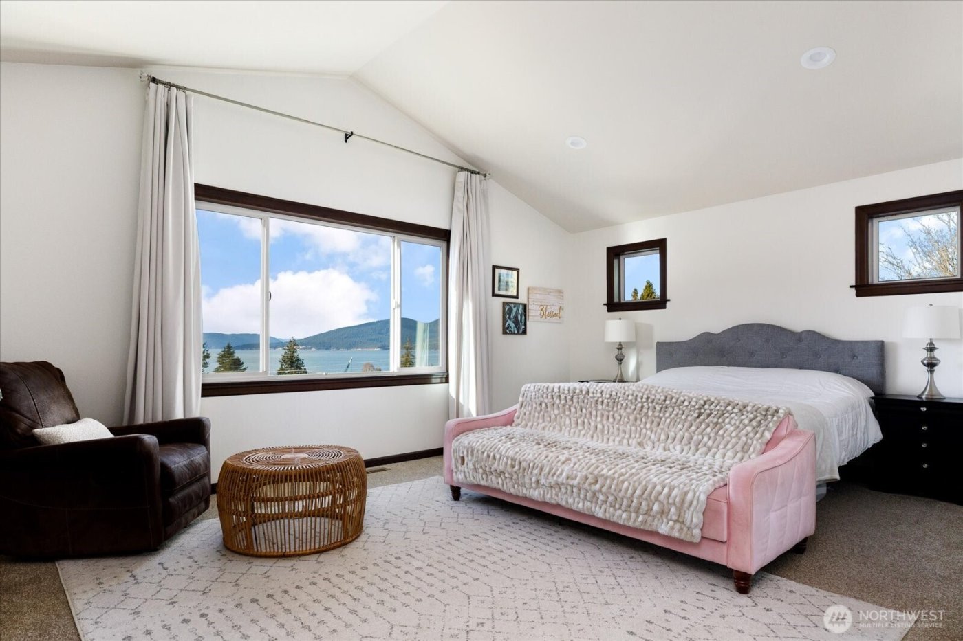 1403 Dakota Avenue , Anacortes, WA 98221