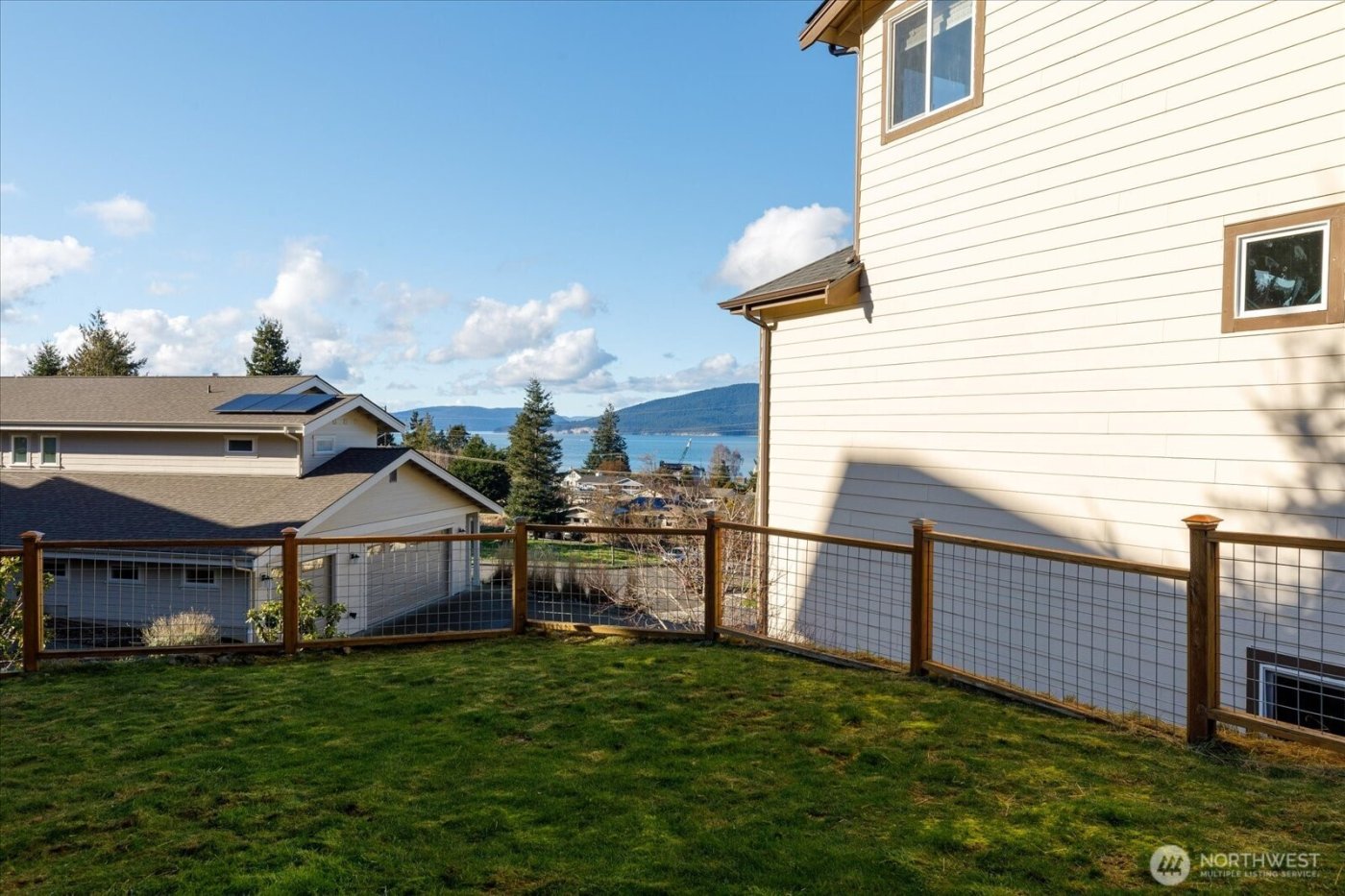 1403 Dakota Avenue , Anacortes, WA 98221