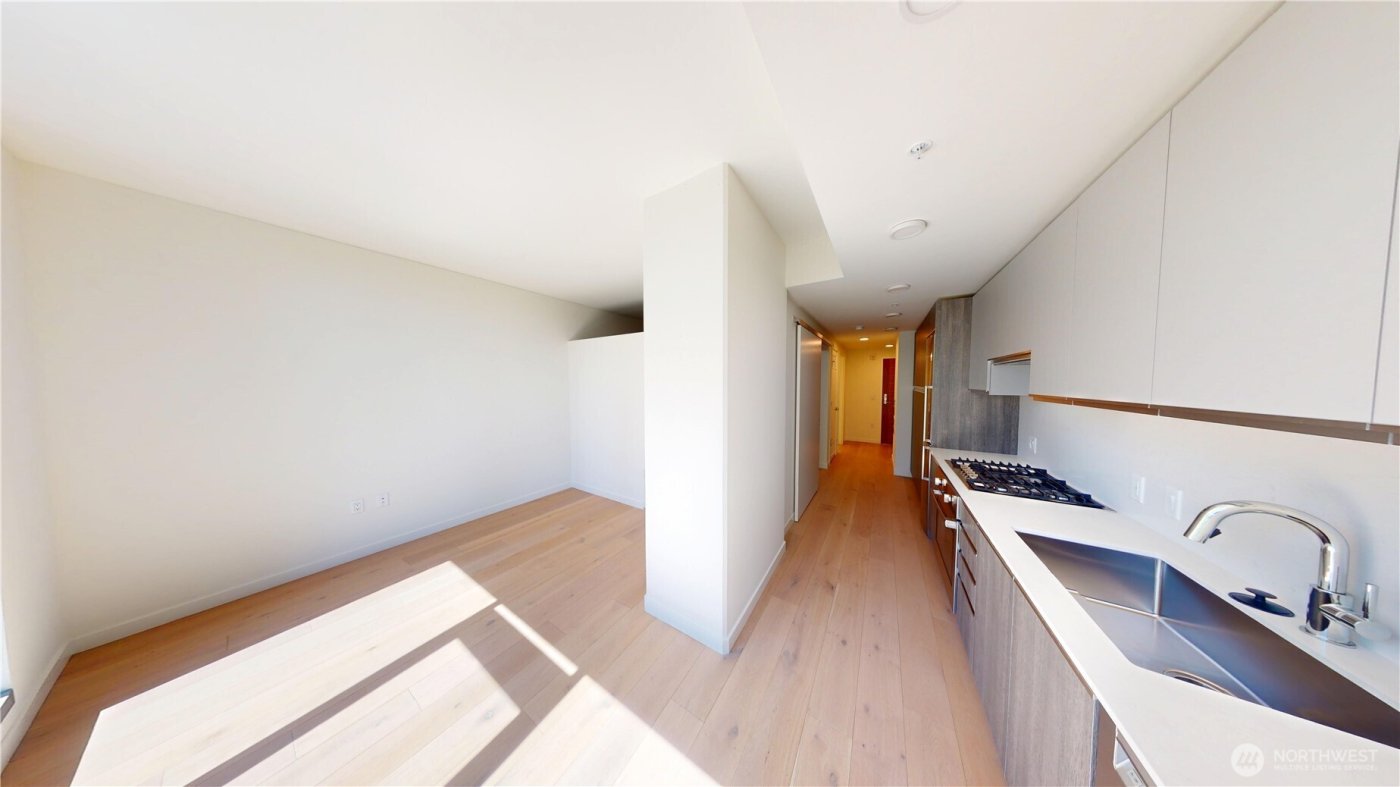 800 Columbia Street #702, Seattle, WA 98104