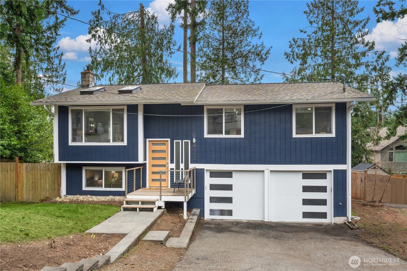 21239 NE 10th Place , Sammamish, WA 98074-6732