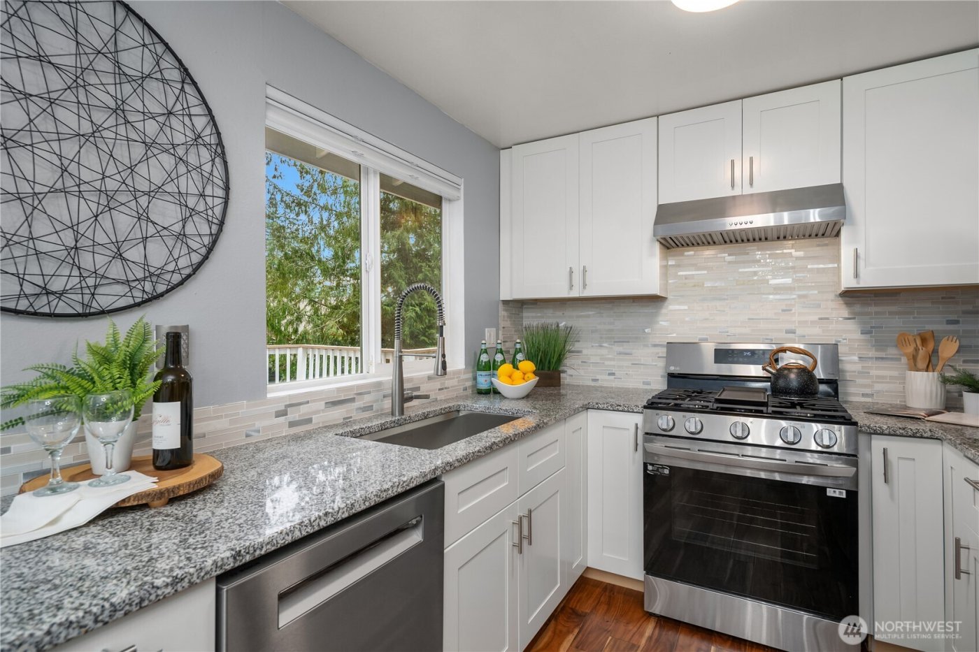 21239 NE 10th Place , Sammamish, WA 98074-6732