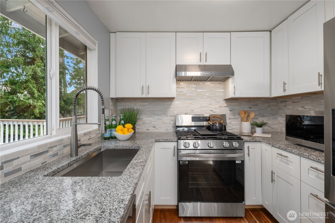 21239 NE 10th Place , Sammamish, WA 98074-6732