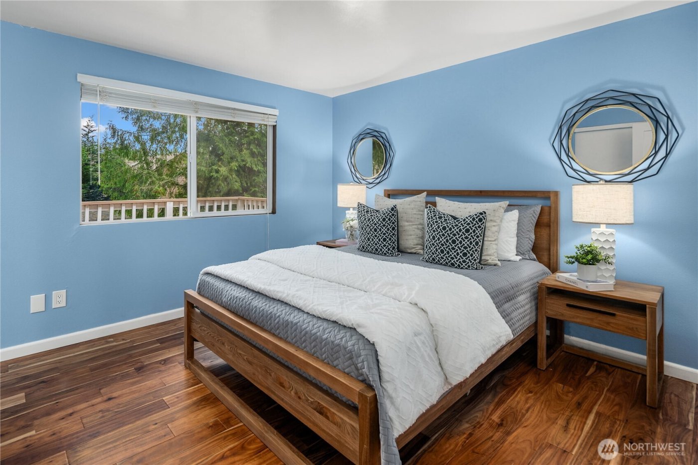 21239 NE 10th Place , Sammamish, WA 98074-6732