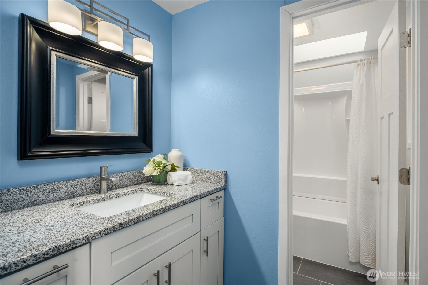 21239 NE 10th Place , Sammamish, WA 98074-6732