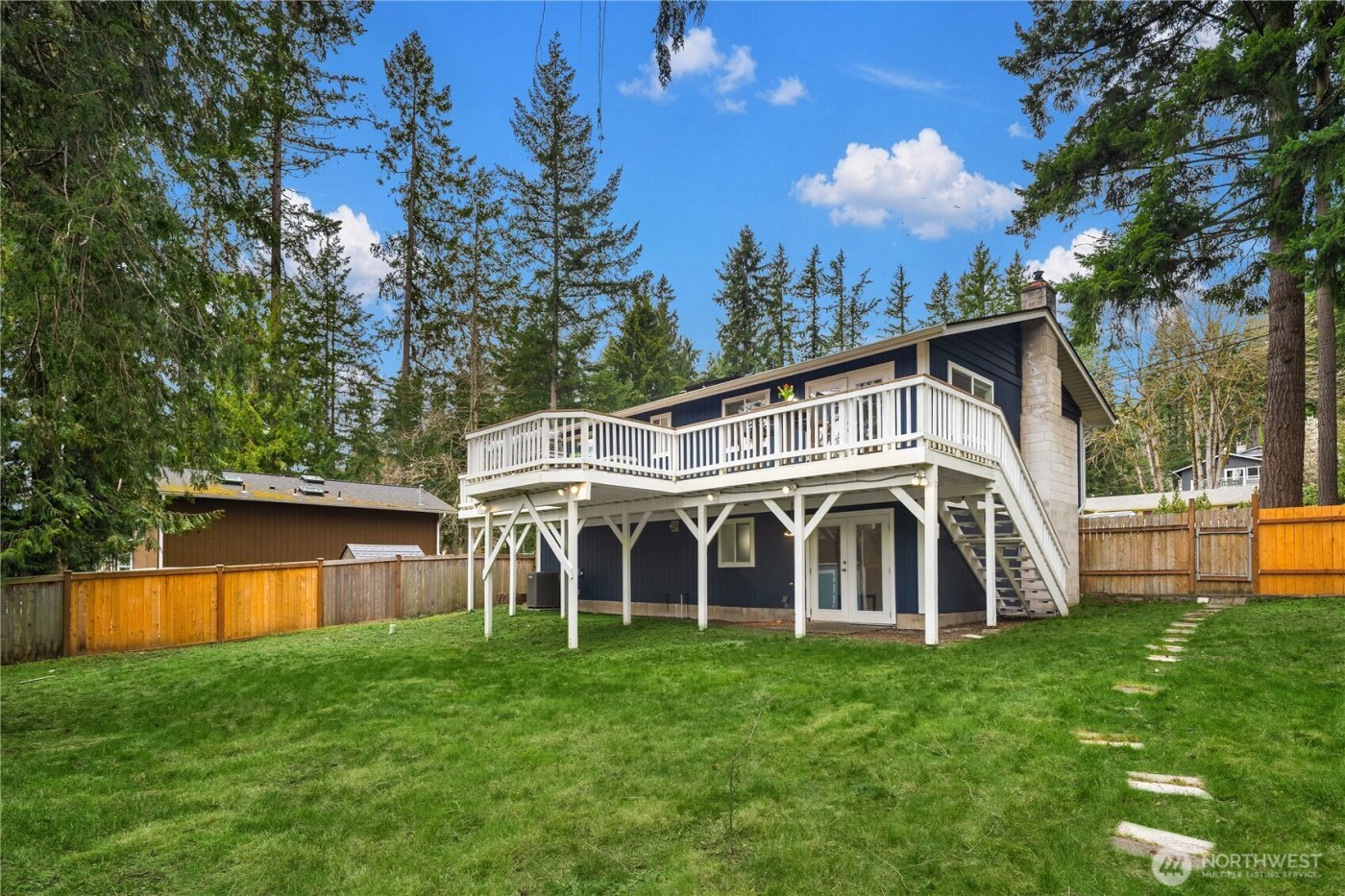21239 NE 10th Place , Sammamish, WA 98074-6732