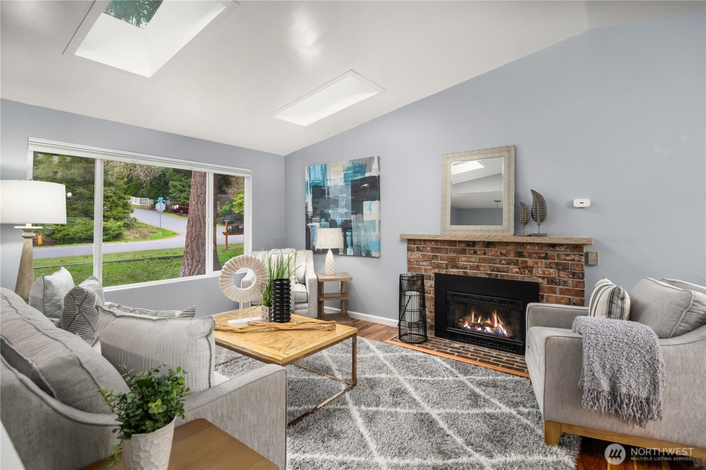 21239 NE 10th Place , Sammamish, WA 98074-6732