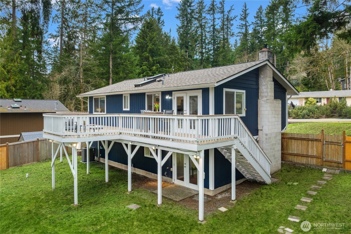 21239 NE 10th Place , Sammamish, WA 98074-6732