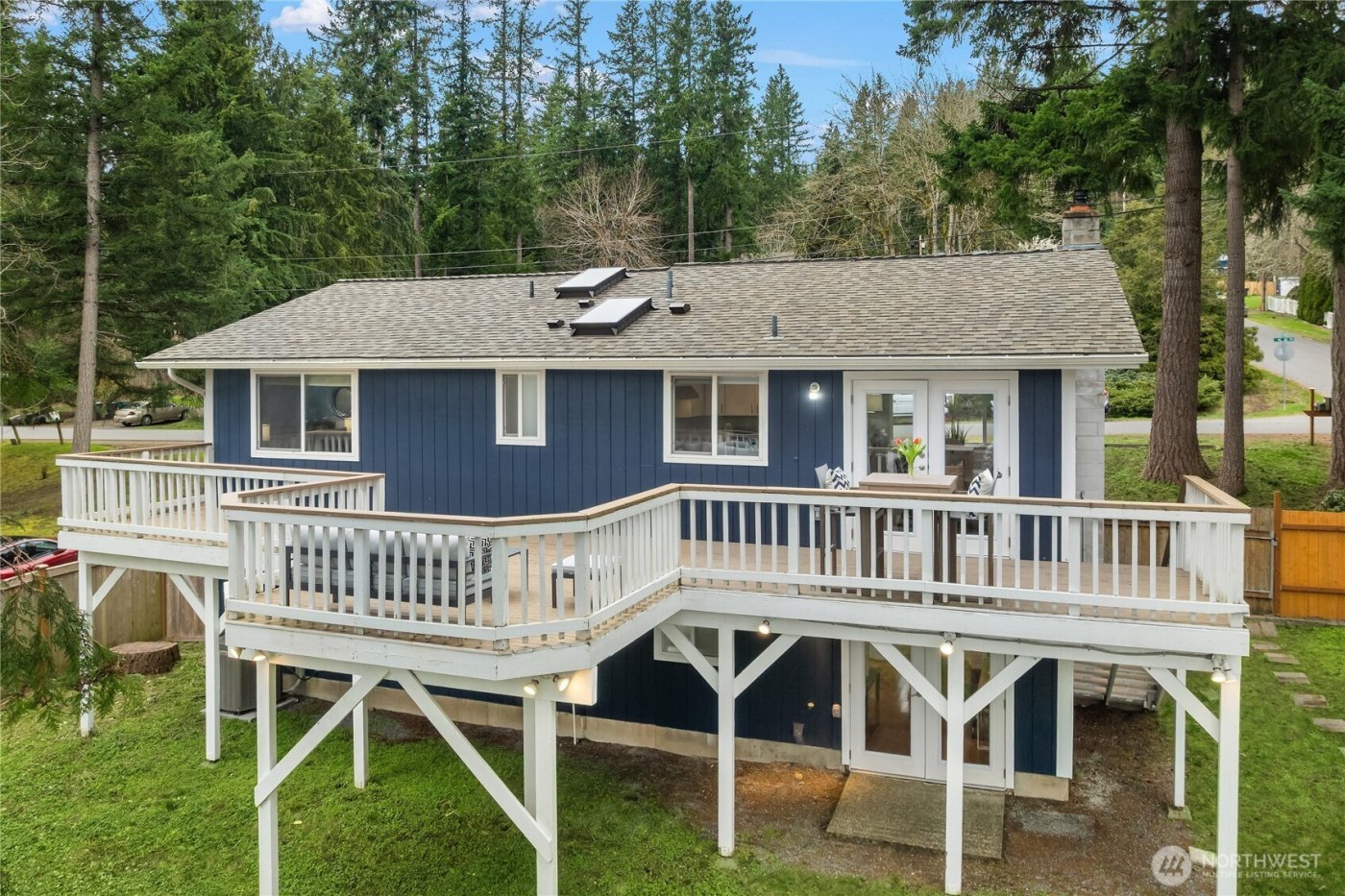 21239 NE 10th Place , Sammamish, WA 98074-6732