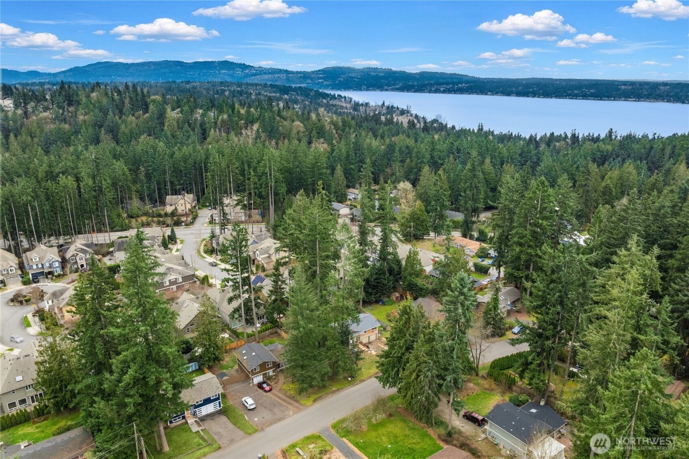 21239 NE 10th Place , Sammamish, WA 98074-6732