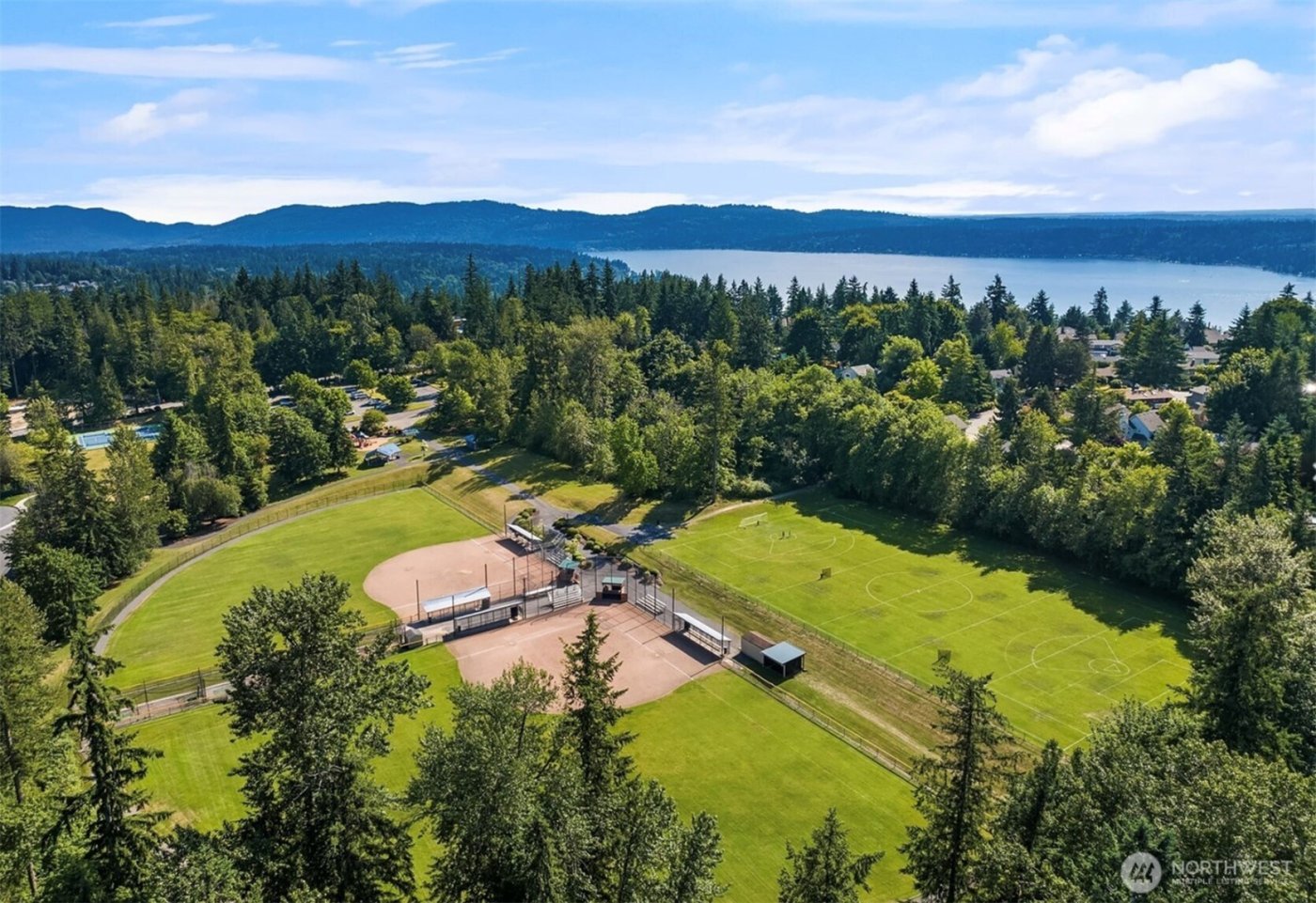 21239 NE 10th Place , Sammamish, WA 98074-6732