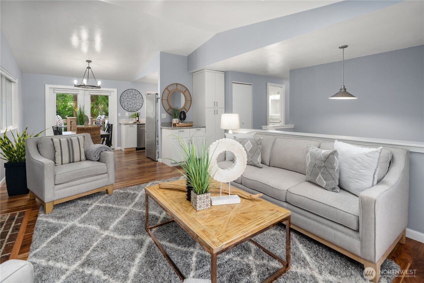 21239 NE 10th Place , Sammamish, WA 98074-6732