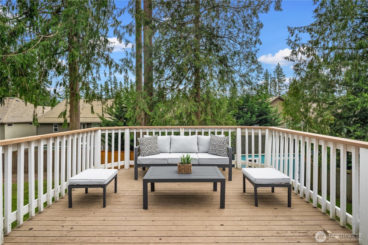 21239 NE 10th Place , Sammamish, WA 98074-6732