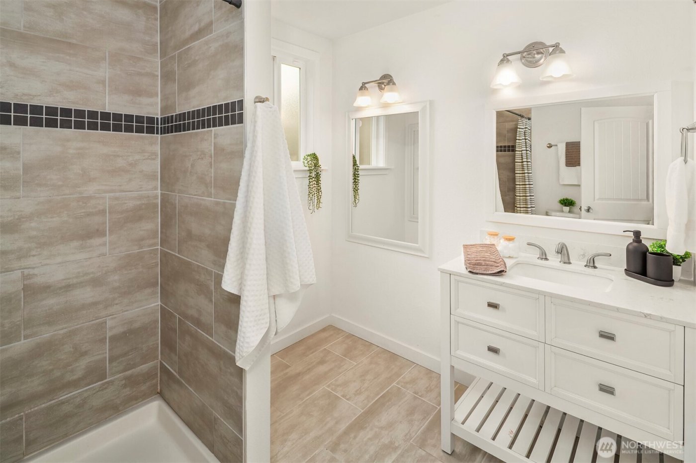 14004 17th Avenue NE, Seattle, WA 98125