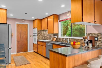 1406 Evergreen Park Lane SW, Olympia, WA 98502 - Photo 9