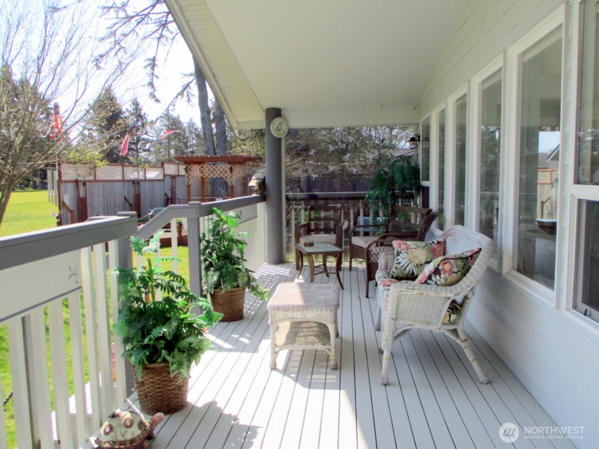 448 Octopus Avenue NE, Ocean Shores, WA 98569