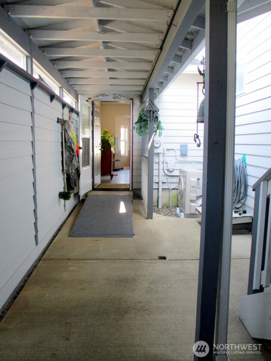 448 Octopus Avenue NE, Ocean Shores, WA 98569