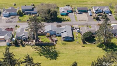 448 Octopus Avenue NE, Ocean Shores, WA 98569 - Photo 2