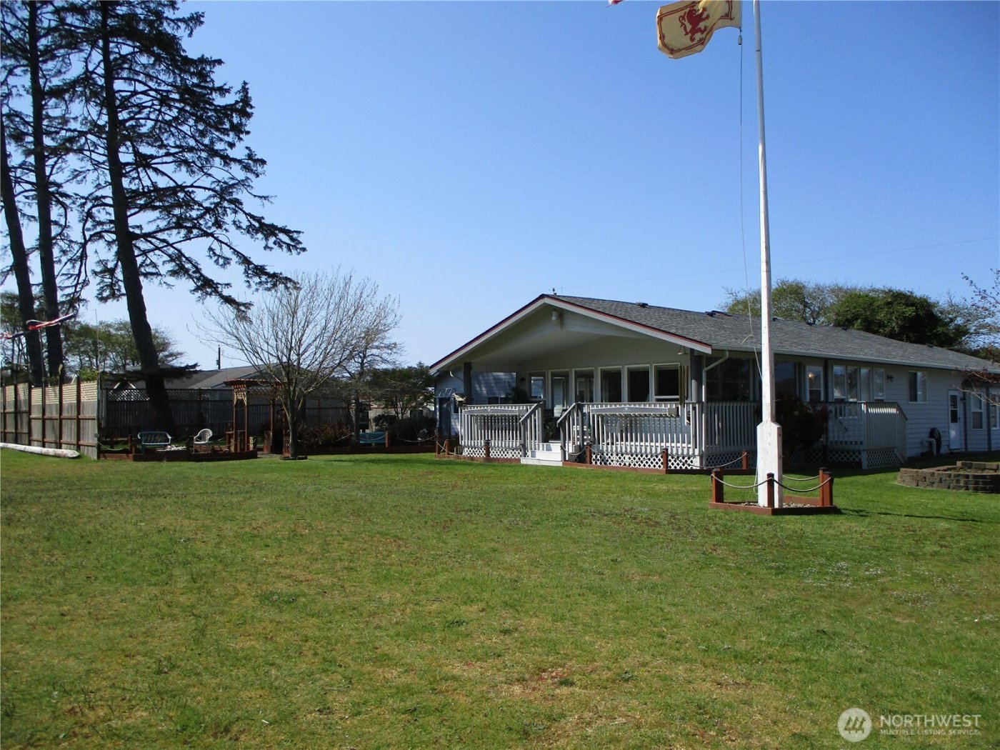 448 Octopus Avenue NE, Ocean Shores, WA 98569