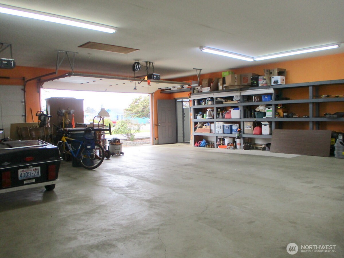 448 Octopus Avenue NE, Ocean Shores, WA 98569