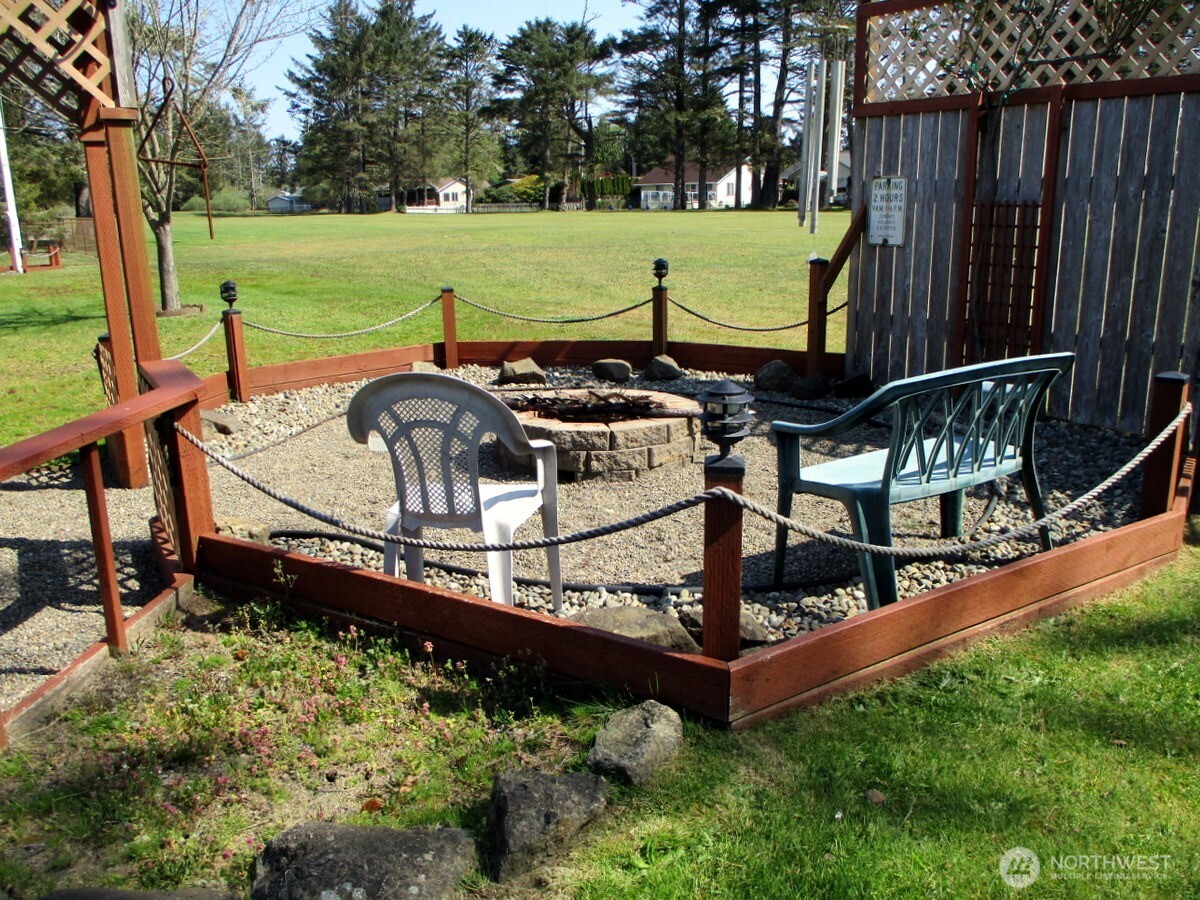 448 Octopus Avenue NE, Ocean Shores, WA 98569