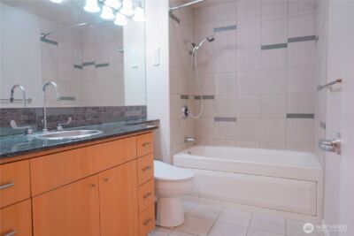 17 W Mercer Street #207, Seattle, WA 98119 - Photo 18