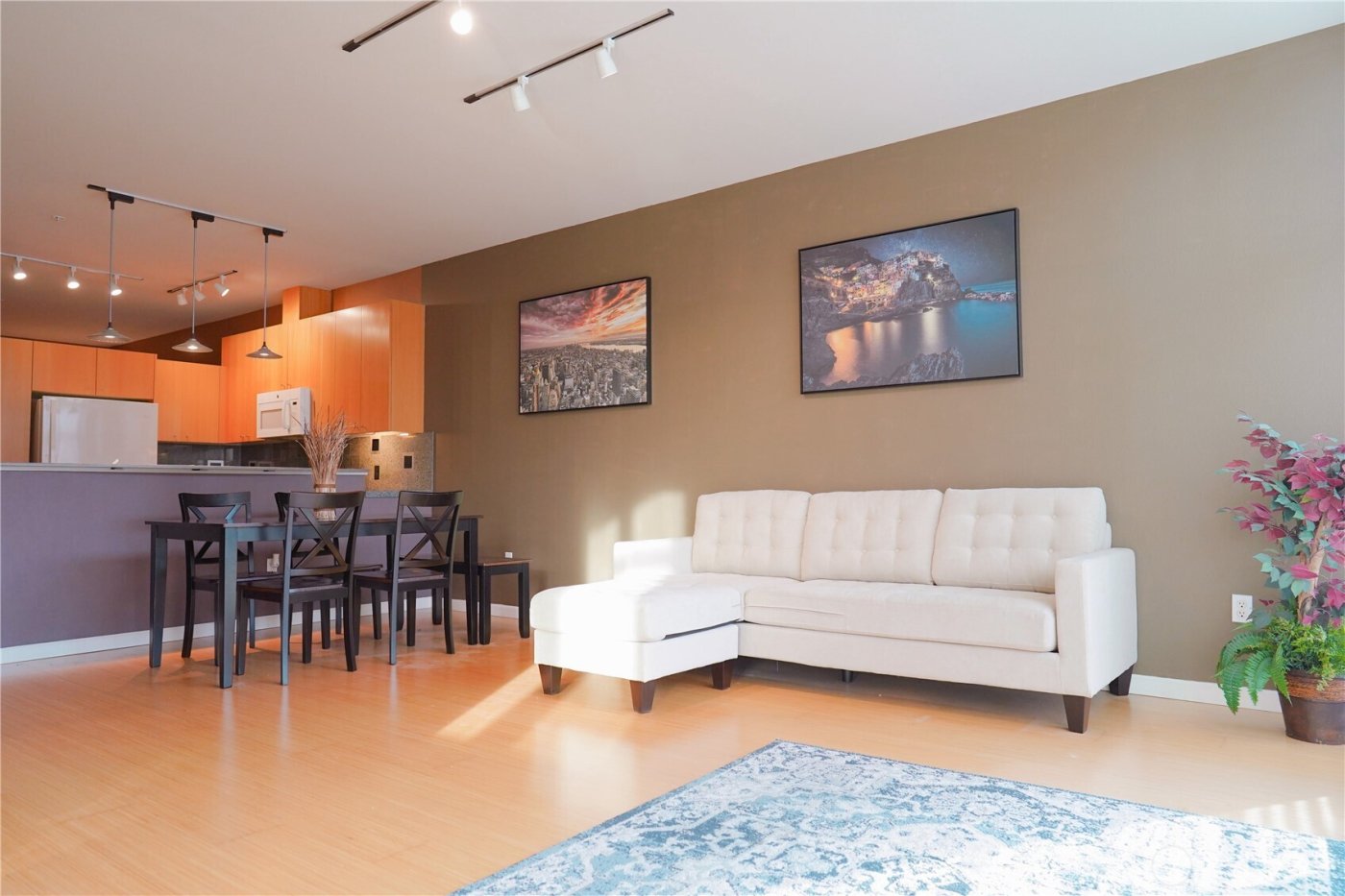 17 W Mercer Street #207, Seattle, WA 98119