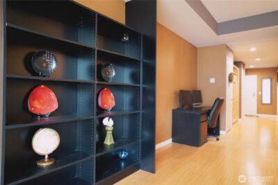 17 W Mercer Street #207, Seattle, WA 98119 - Photo 5