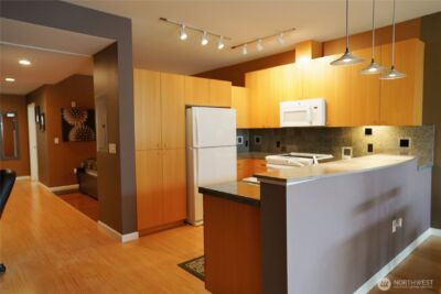 17 W Mercer Street #207, Seattle, WA 98119 - Photo 10