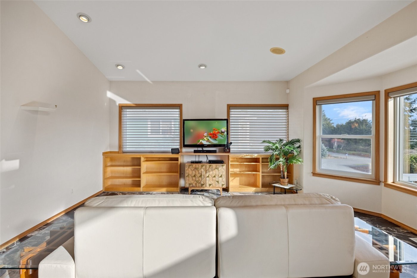 802 NW Krueger Street , Coupeville, WA 98239