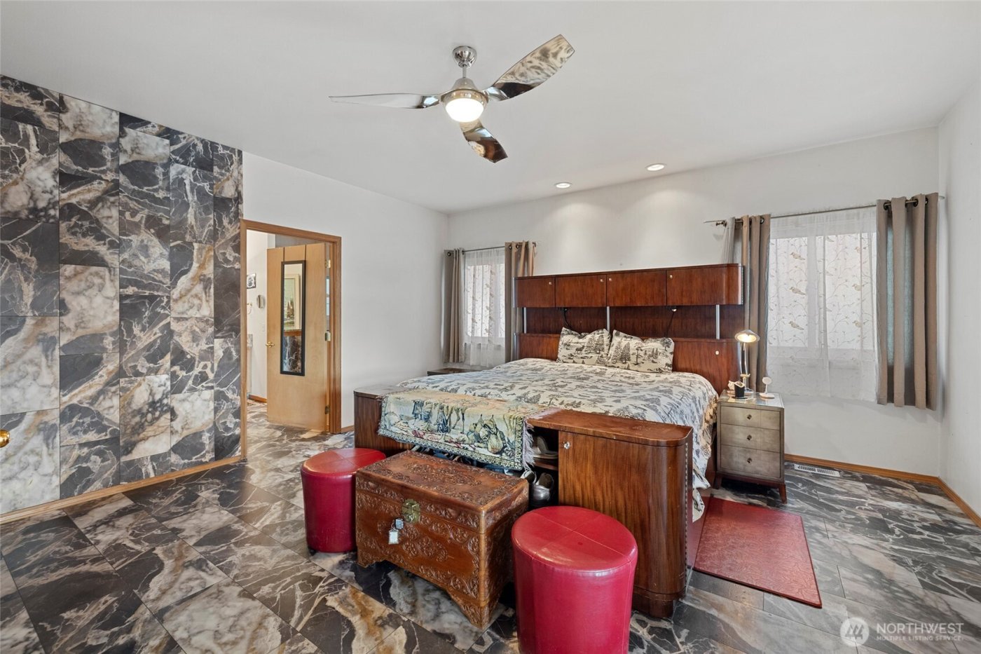 802 NW Krueger Street , Coupeville, WA 98239