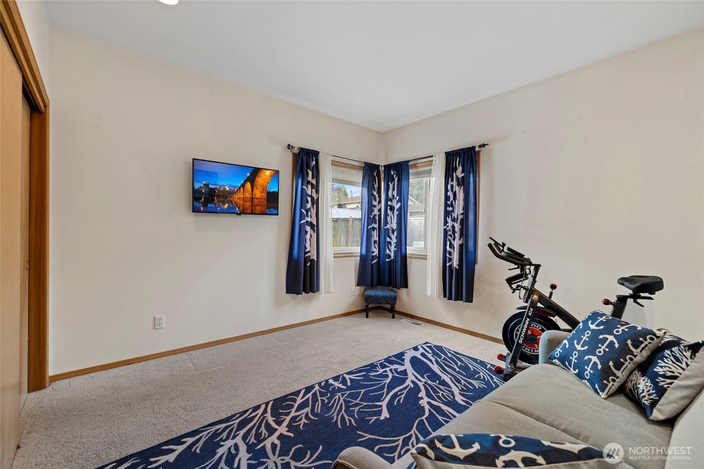 802 NW Krueger Street , Coupeville, WA 98239