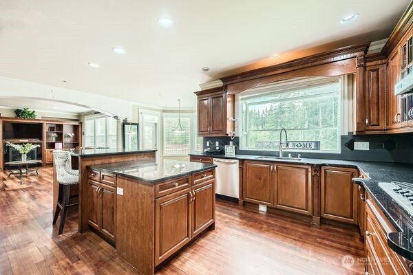 16925 SE 224th St , Kent, WA 98042