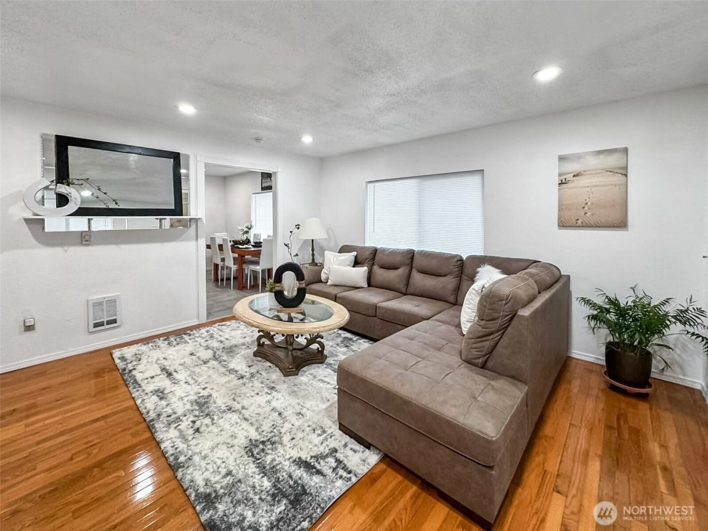 7660 S 126th Street , Seattle, WA 98178