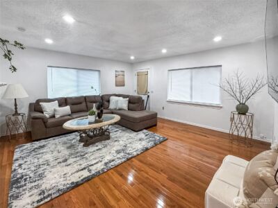 7660 S 126th Street , Seattle, WA 98178 - Photo 4