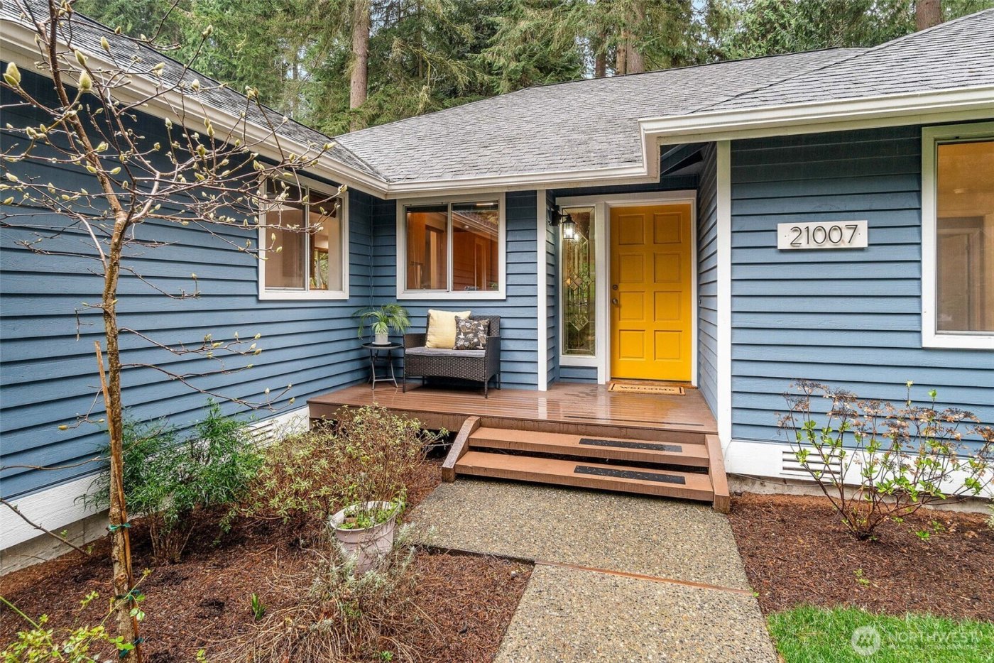 21007 Pioneer Way , Edmonds, WA 98026