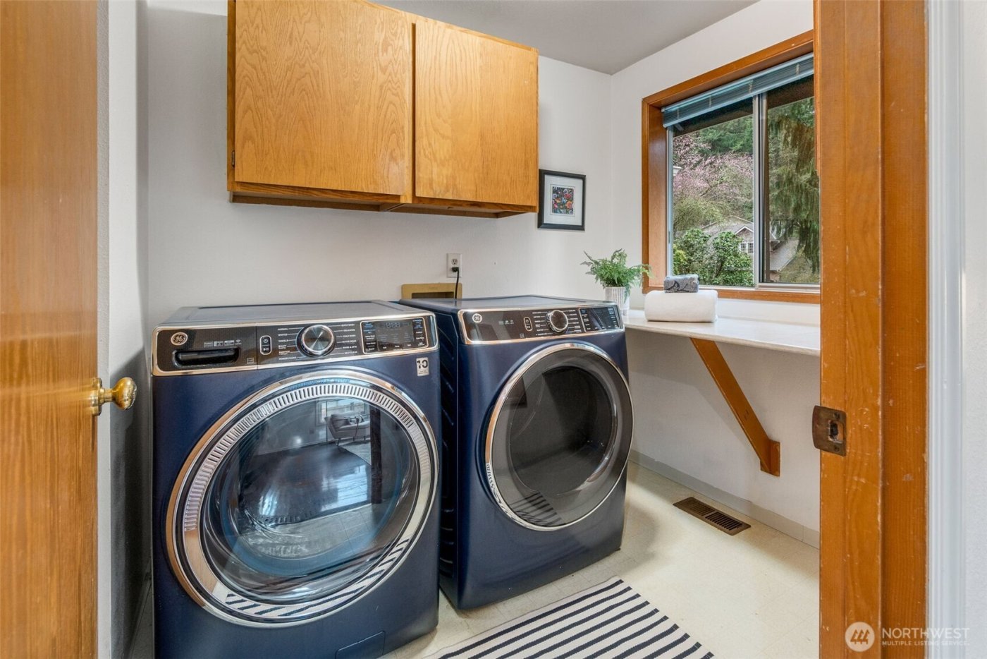 21007 Pioneer Way , Edmonds, WA 98026