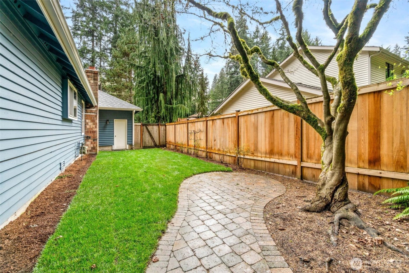 21007 Pioneer Way , Edmonds, WA 98026