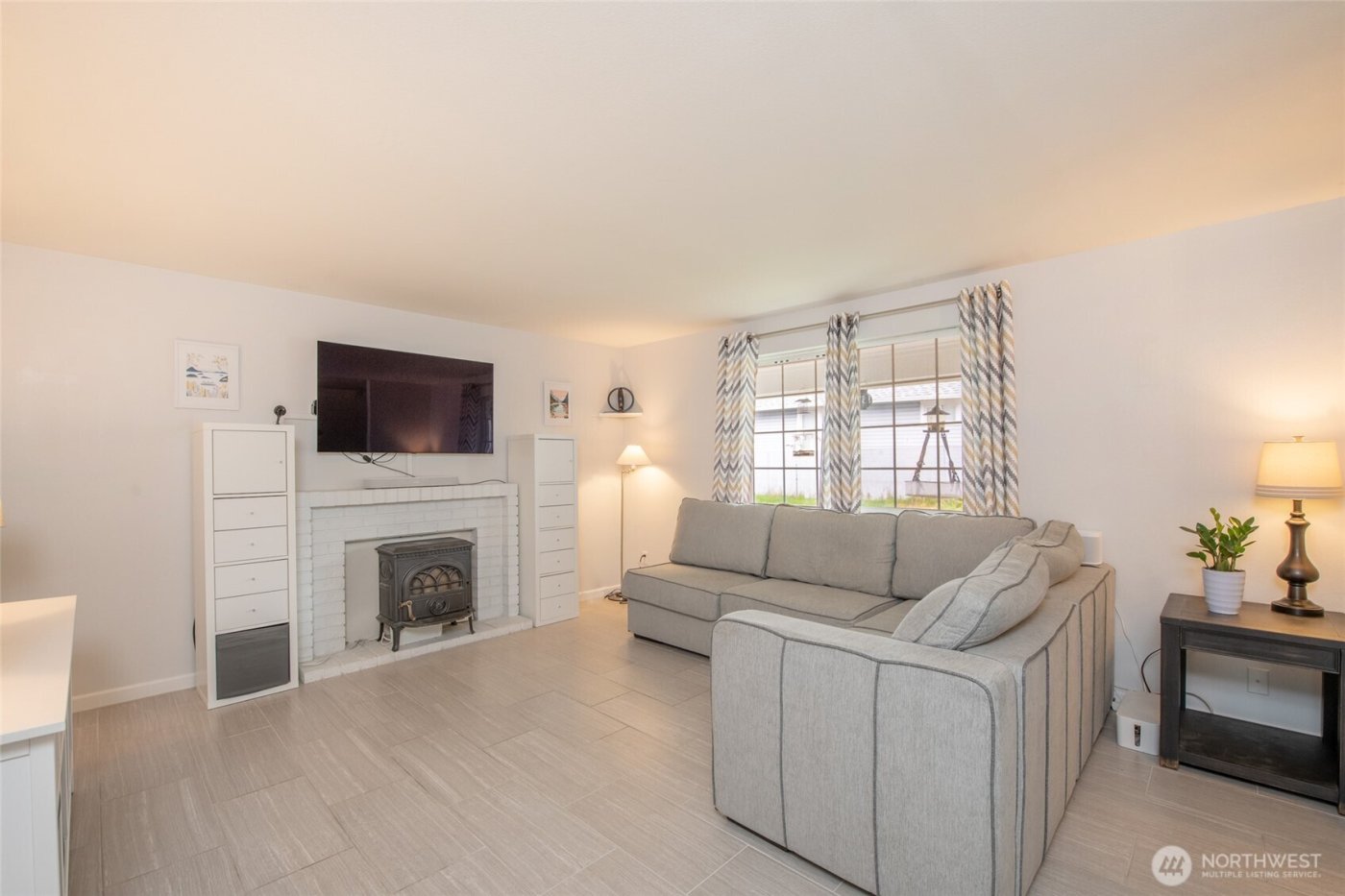 4348 E E Street , Tacoma, WA 98404