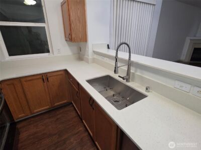 11203 6th Avenue E, Tacoma, WA 98445 - Photo 8
